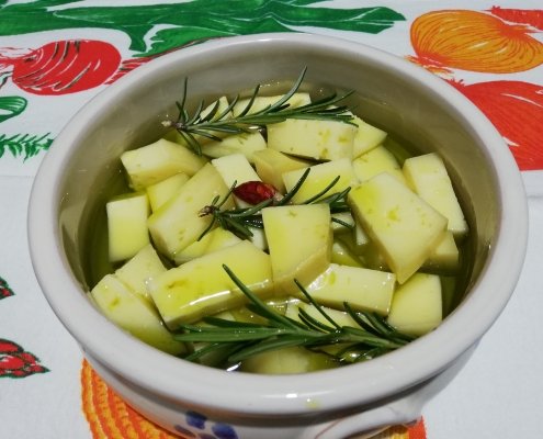 Formaggio sott'olio