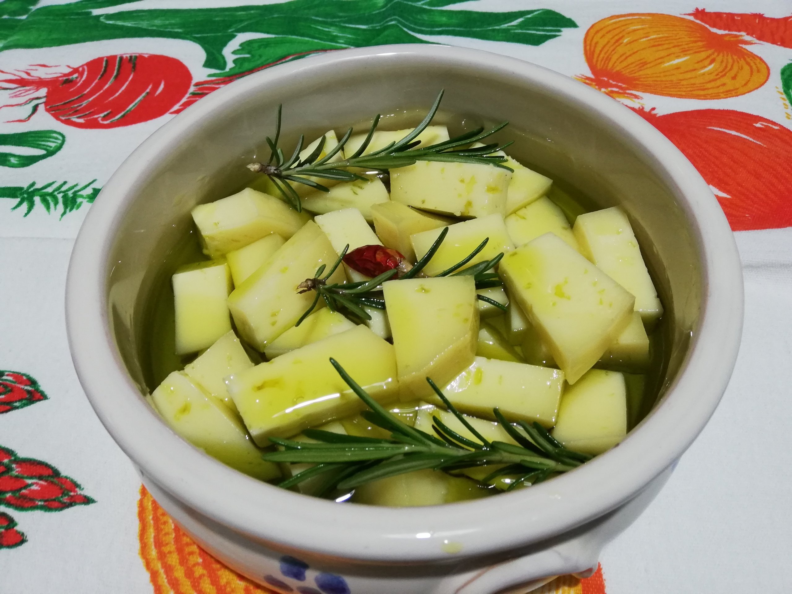 Formaggio sott'olio