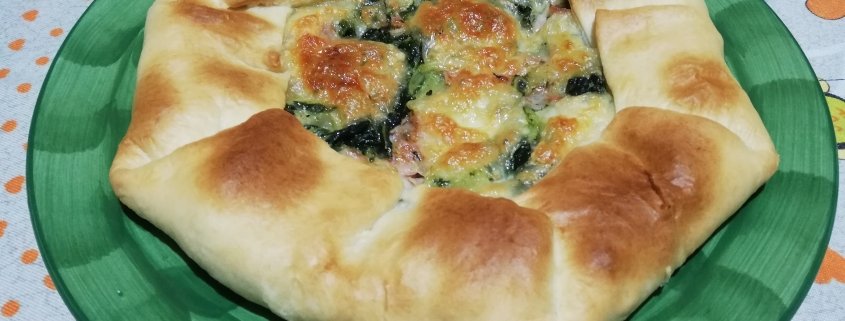Torta salata con cavolo cinese e prosciutto cotto
