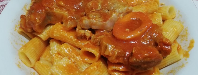Rigatoni al sugo di ossibuchi