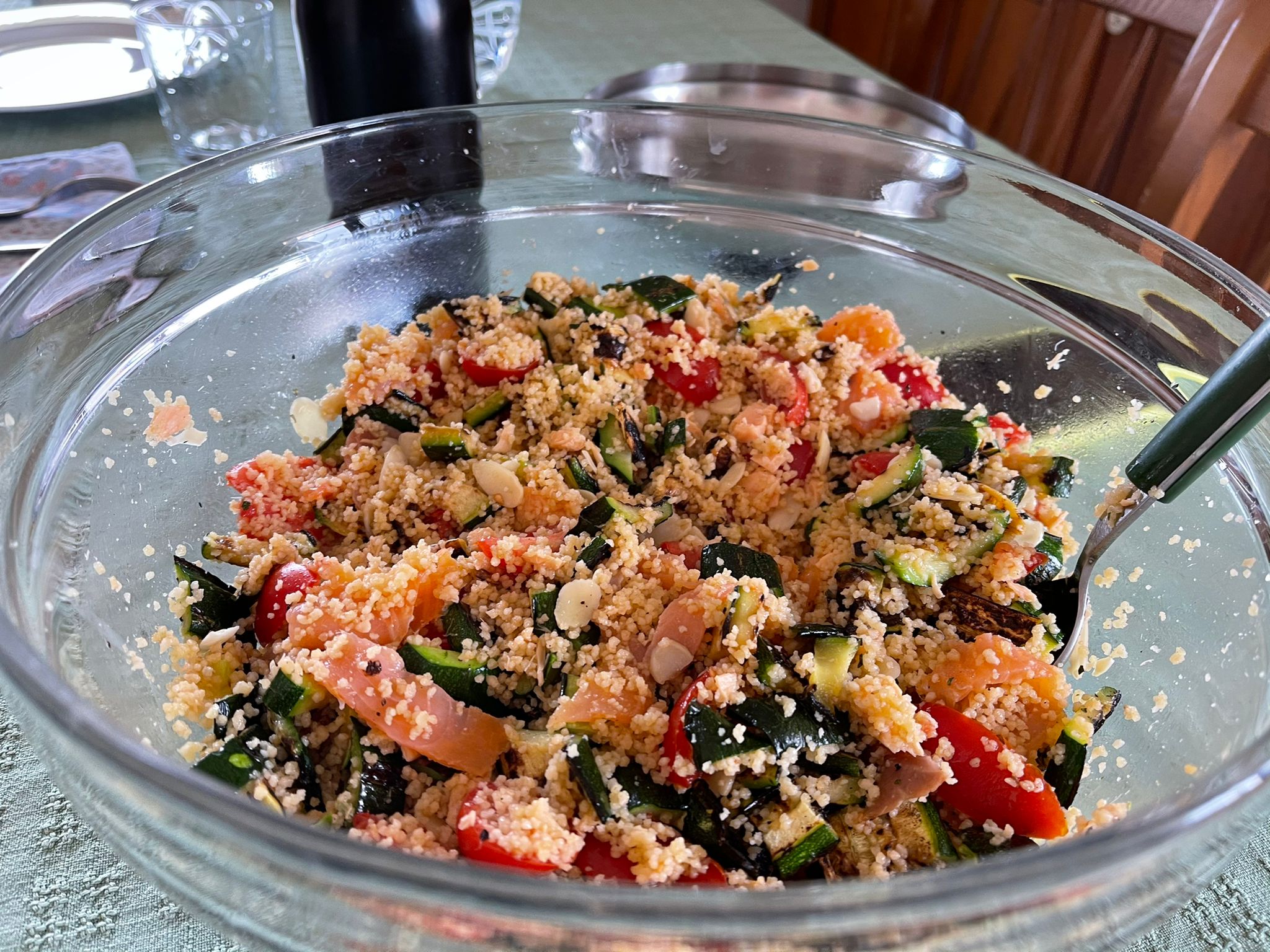 Cous cous con zucchine salmone e pomodorini di Alfredo e Stefano