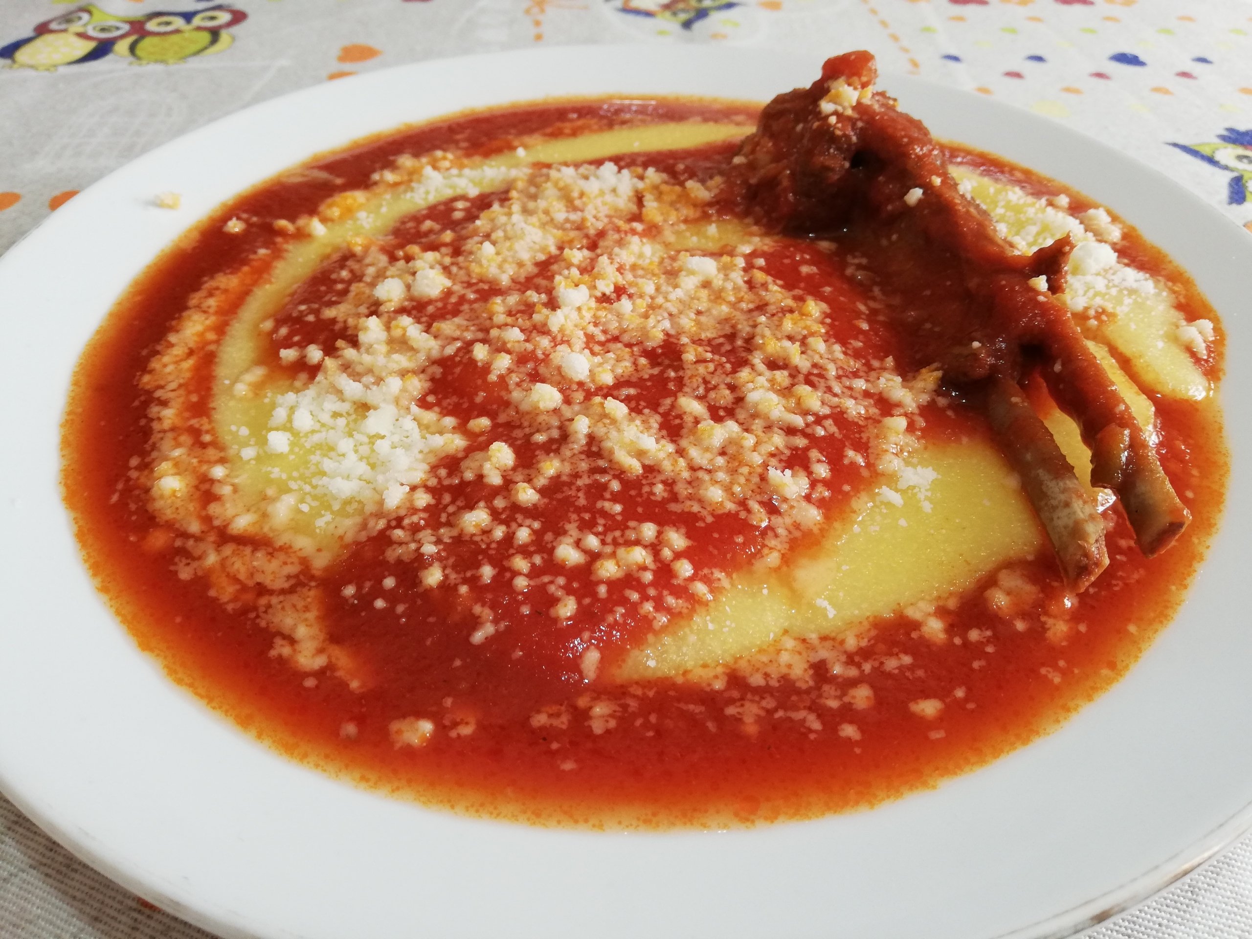 Polenta al sugo di costolette di cinghiale