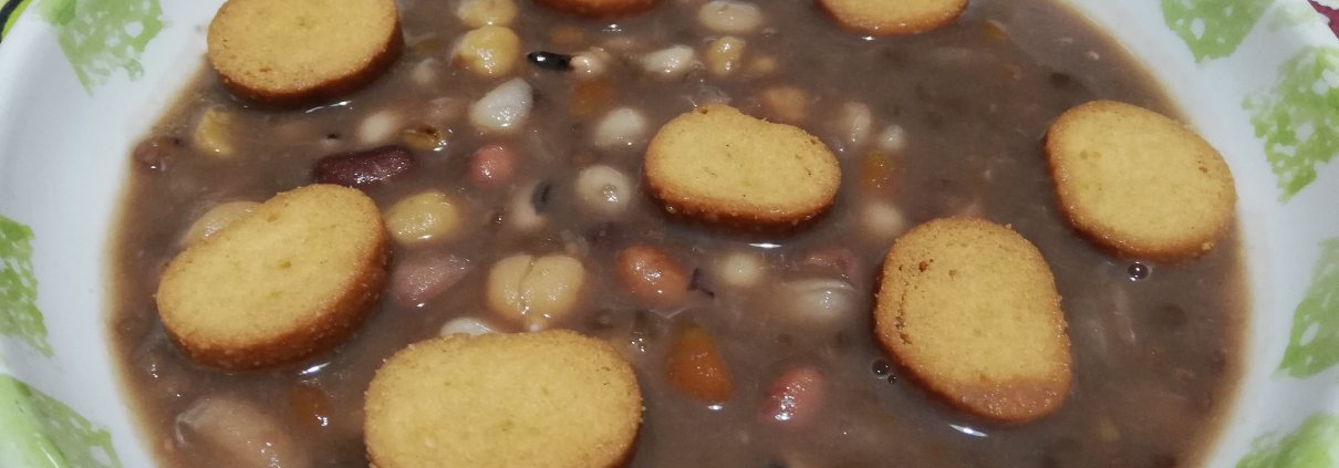 Zuppa di legumi misti