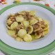 Orecchiette con melanzane e pinoli