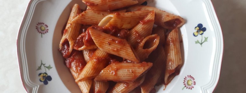 Pennoni al sugo con tapenade di olive kalamata di sonia