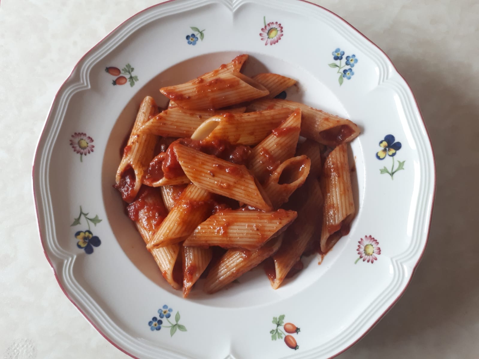 Pennoni al sugo con tapenade di olive kalamata di sonia