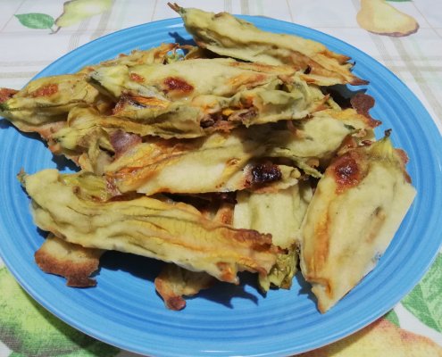 Fiori di zucca farciti con galbanino e acciughe di Roberta