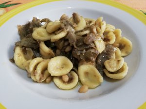 orecchiette con carciofi e pinoli