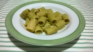Mezze maniche pesto e gorgonzola