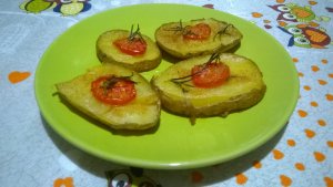 Patate al rosmarino e pomodori