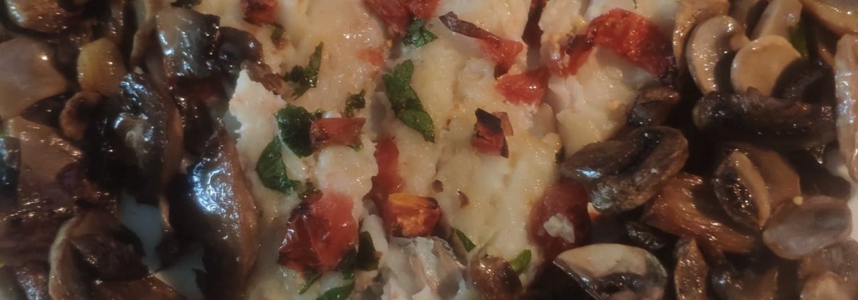Merluzzo al forno con funghi champignon