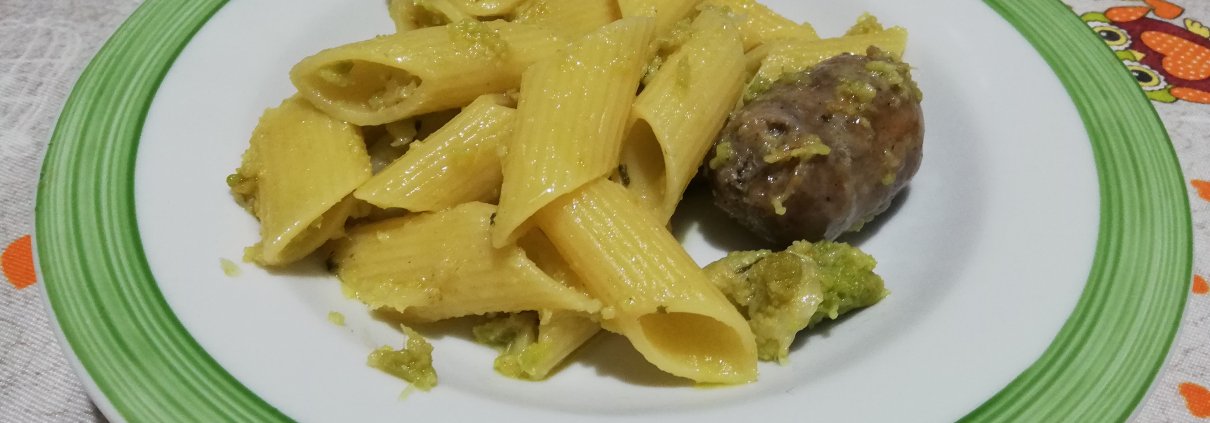 Pasta con salsicce e broccoli
