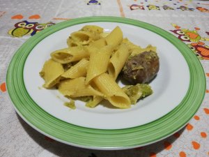 Pasta con salsicce e broccoli