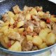 Bocconcini di vitello con patate e pomodorini