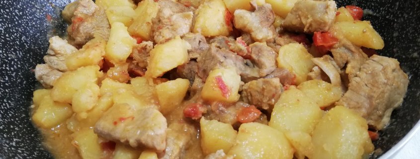 Bocconcini di vitello con patate e pomodorini