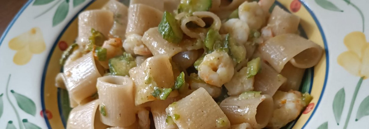 Mezzi rigatoni zucchine e gamberetti