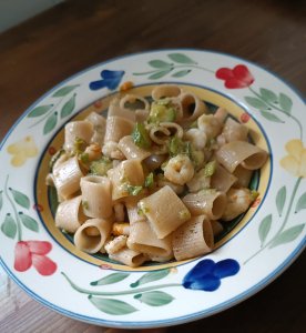Mezzi rigatoni zucchine e gamberetti