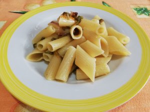 Rigatoni e pennoni ai fiori di zucca