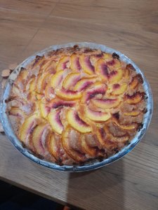 Crostata morbida alle pesche
