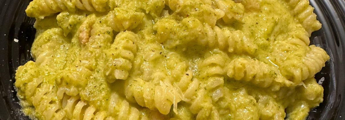 Fusilli con crema di zucchine e guanciale