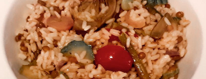 Risotto con verdure miste e legumi