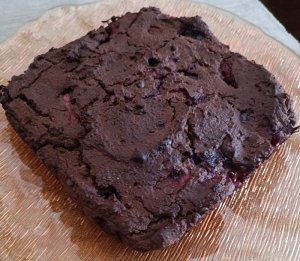 Torta vegana fragole e cioccolato