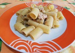Mezze maniche alle melanzane e tonno