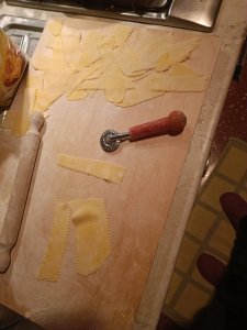 Tagliare la pasta a strisce